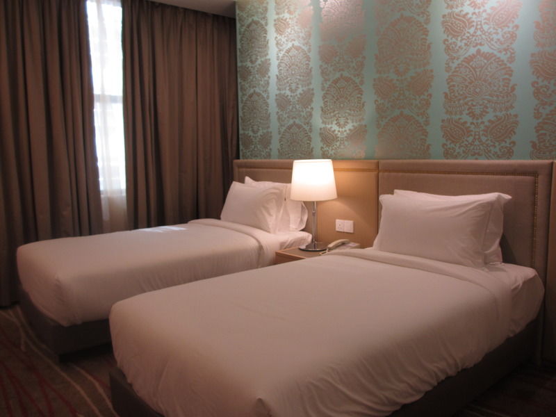 Cosmo Hotel Куала-Лумпур Экстерьер фото